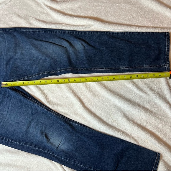 Levi’s Signature Women’s Athletic Jeans - Size 32x32 - Picture 12 of 16